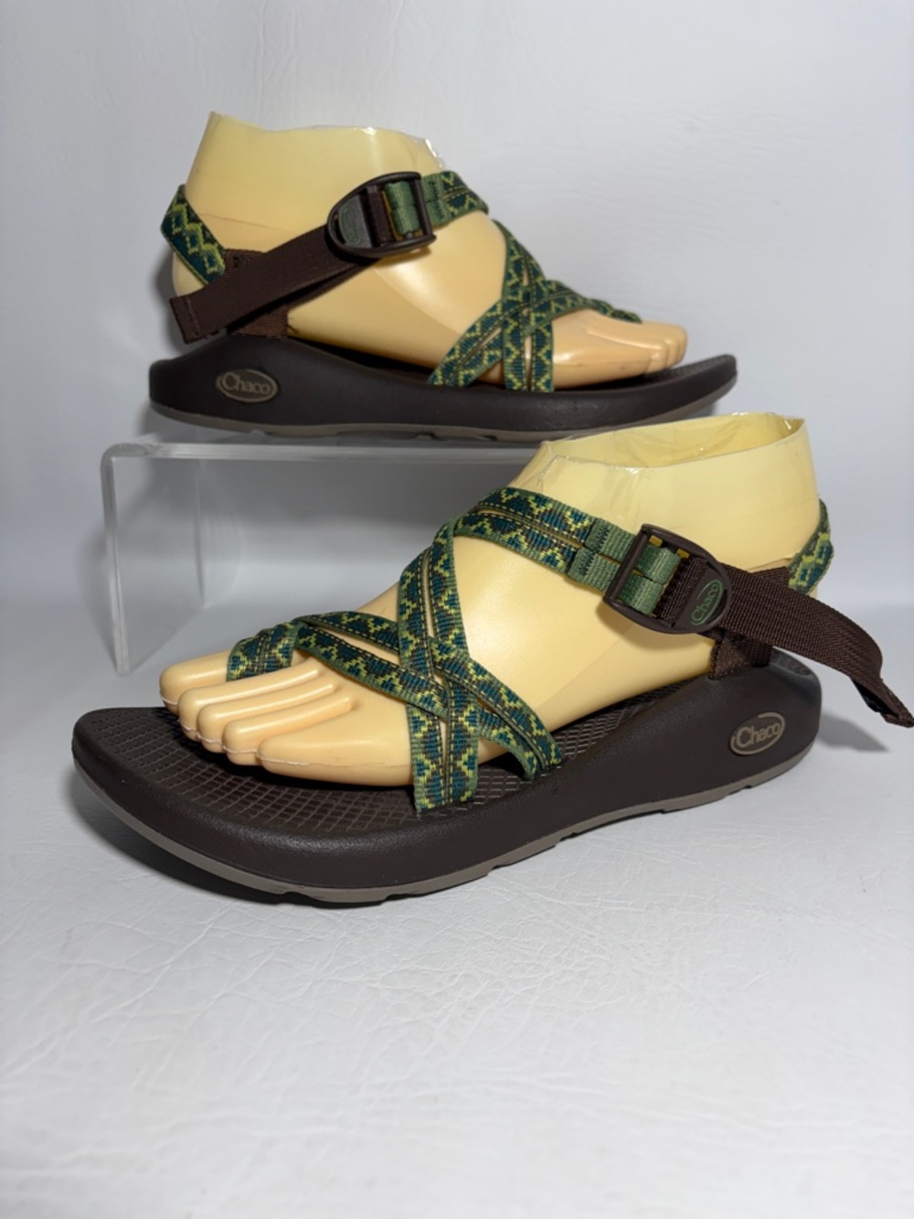 Chaco ZX/2 Classic Sandals Green Patterned Sport Sandals with Brown Footbed Sz 8